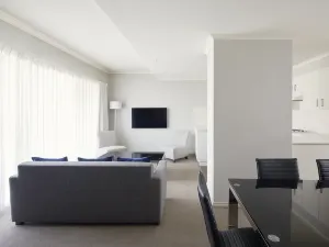 Pinnacle Apartments