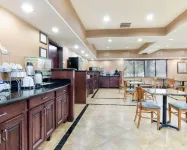 Comfort Suites Topeka Northwest - breakfast