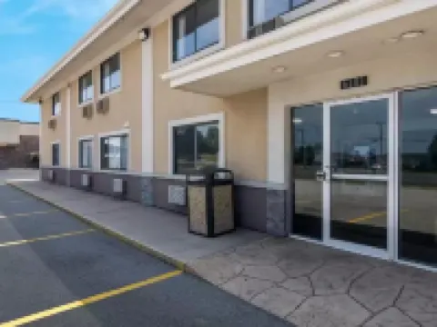 Econo Lodge Portage Hotels in Portage