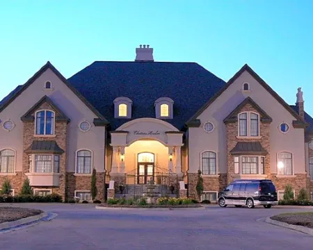 Chateau Avalon Hotels in Wyandotte County