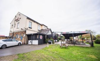 OYO the Green Man Pub and Hotel