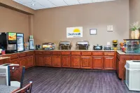 Days Inn by Wyndham Joplin - breakfast