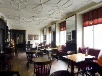 The Snooty Fox - servizio colazione