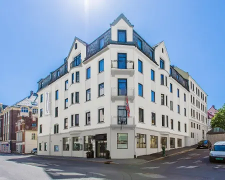 โรงแรมไฮเมิน โรงแรมในบาร์เกิน