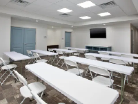 Staybridge Suites AMES by IHG โรงแรมในเอมส์