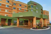 Courtyard Morgantown Hotel dekat Summit Hall