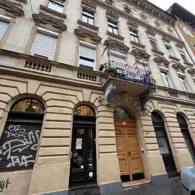 Modern Penthouse in a Century Old Building- 2 Br- AC Hotel Exterior