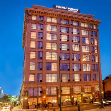 Four Points by Sheraton Philadelphia City Center Отели рядом с достопримечательностью «Филадельфия - центр города»