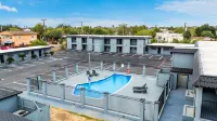 GuestHouse Extended Stay Laredo - Pools