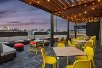 Home2 Suites by Hilton Indianapolis North at Intech Park - breakfast