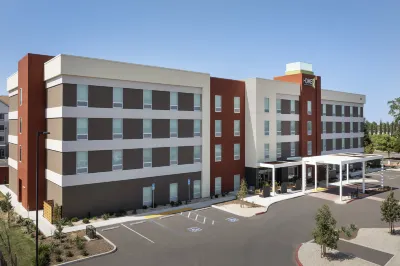 Home2 Suites by Hilton Clovis Fresno Airport 플로이드 볼러 공원 주변 호텔