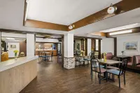 Econo Lodge Manistee Hotels in Manistee