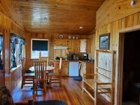 L Diamond E Guest Cabin #2. Rural Luxury close to everything.