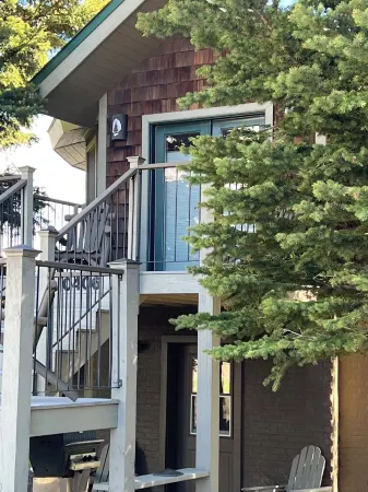 The Pinecone Cabin. Twenty minutes from Wolf Creek Pass.