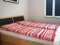 Modern and spacious apartment, with separate access Hotels in Dohna