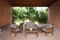 Eco Cottage in charming village in rural Costa Brava. Swimming pool-big garden