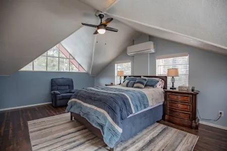 Cozy cottage nestled in the middle of Cloudcroft Отели в г. Клаудкрофт