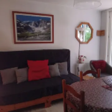 STUDIO 4 to 6 people Hotels in Esquièze-Sère