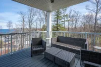 Beautiful Modern Condo with Incredible View!