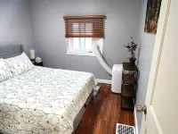 Cozy second floor unit in the heart of Downtown Charlevoix, 1BR / 1BA sleeps 4 Hotels in Charlevoix