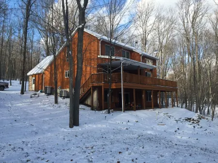 N Multi-Family Getaway at Raystown Lake in Central PA Отели в г. Хантингдон Каунти