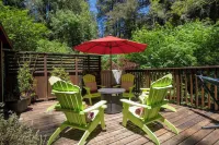 Upscale Cabin with 2 Master Bedrooms on creek with fireplace.  Dog friendly.