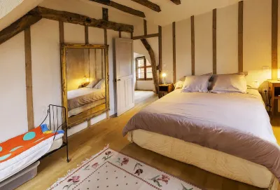 Le Trianon du château de Sonnay, Near Chinon : Gîte  for 6 Galerie Cravantaise 주변 호텔