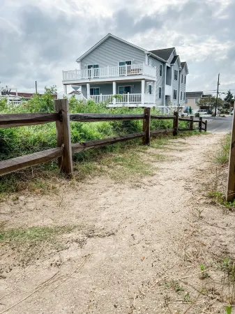 Bayfront Condo on the Beach !   10 min from Cape May