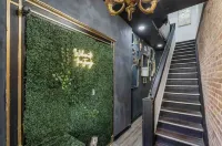 3 beds,Yard,Free Parking&Wine.Close to Everything!