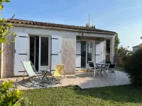 Petite Maison Avec Jardin Privatif au Cœur dun des Plus Beau Village Doleron