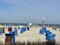 Detached modern vacation home with large garden near the dyke! Hotel a Dornum