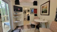 Trillium Tiny Home with Hottub - Pet Friendly Hotels in Union County