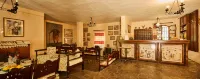 Arolithos Traditional Village Hotel - parkir