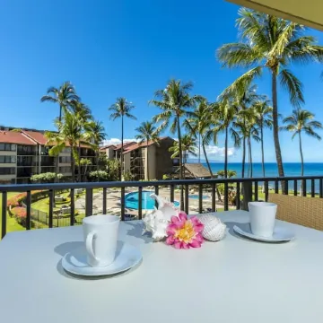 Spring Special! Whale Watching, Ocean Views & Chic Papakea Condo—No Resort Fees