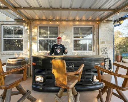 A "Willie" Nice House, with a Willie Nice View! 509 East Avenue, Marble Falls Hoteles en Marble Falls