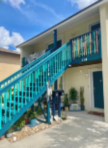 Walk to Historic Downtown, Beach and Amphitheater Nearby