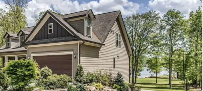 LAKEFRONT HOME ON WATTS BARR LAKE WITH BOAT DOCK Hotels in Rhea County