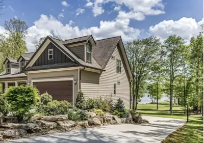 LAKEFRONT HOME ON WATTS BARR LAKE WITH BOAT DOCK