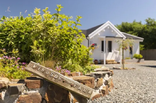 Sandymouth Lodge - Peaceful Spot Close to Sandy Beaches