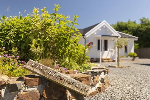Sandymouth Lodge - Peaceful Spot Close to Sandy Beaches