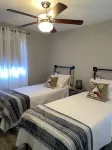 Backyard Oasis, calm, quiet and peaceful. Just pack and come enjoy. Hotels near Tropical Suite Plaza