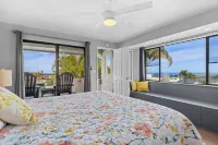 Breathtaking Panoramic Ocean Views, Crystal Blue Pool, Hot Tub, BBQ Grill!