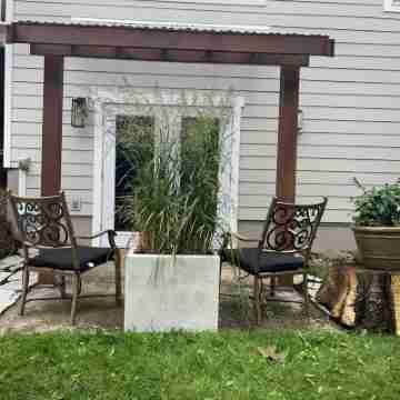 Spacious home apartment in park like setting Hotel Exterior