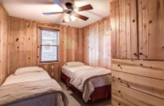 Charming 2-bedroom Hayward Cabin on Lac Courte Oreilles