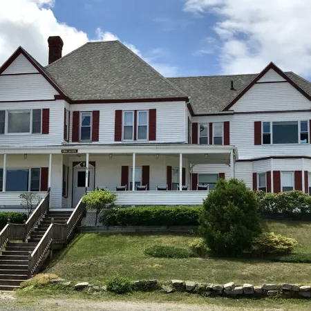 Diane Cottage, York Manor, Short Sands Beach