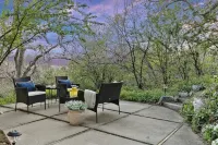 Now Discounted Nov & Dec Dates! - One of a Kind Retreat with Private Creek! Hotels in Centerville