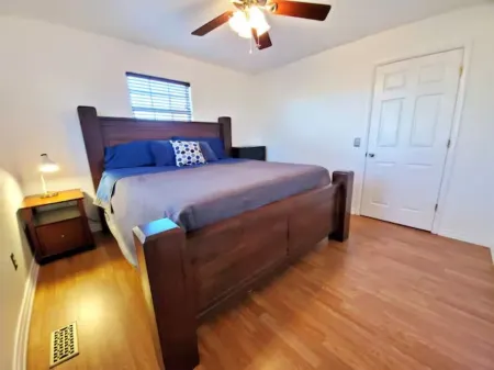 Comfortable House in Tahlequah, OK Отели рядом с достопримечательностью «Чероки Нешнел Призон Музеум»