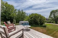 Updated Long Island Maine Cottage