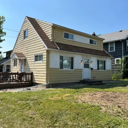 Scenic Hiking in Cuyahoga Valley National Park! 3Br House, Central Air & Laundry