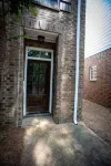 4 BEDROOM 2.5 BATH CLOSE TO CAMPUS AND THE SQUARE.